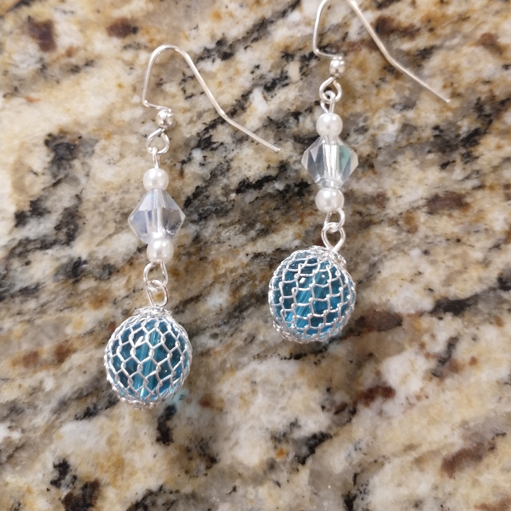 Earrings - Picture 2 of 9